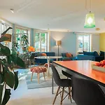 Apartament Stylish Garden-gem By Lake: Pet-friendly &