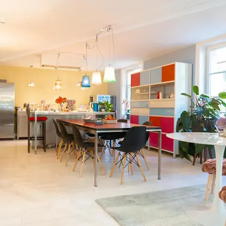 Apartment Stylish Garden-gem By Lake: Pet-friendly &