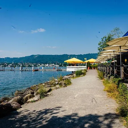 Stylish Garden-gem By Lake: Pet-friendly & Apartment *