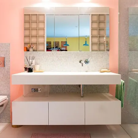 Stylish Garden-gem By Lake: Pet-friendly &