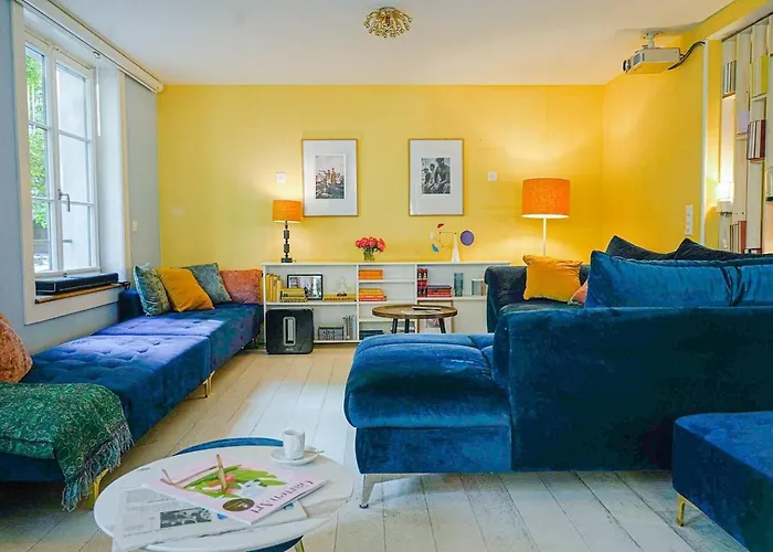 Stylish Garden-gem By Lake: Pet-friendly &