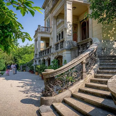 Stylish Garden-gem By Lake: Pet-friendly & Апартаменти