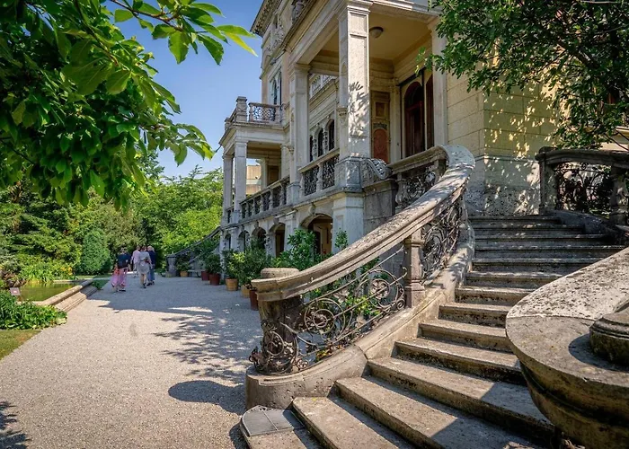 Stylish Garden-gem By Lake: Pet-friendly & Апартаменти