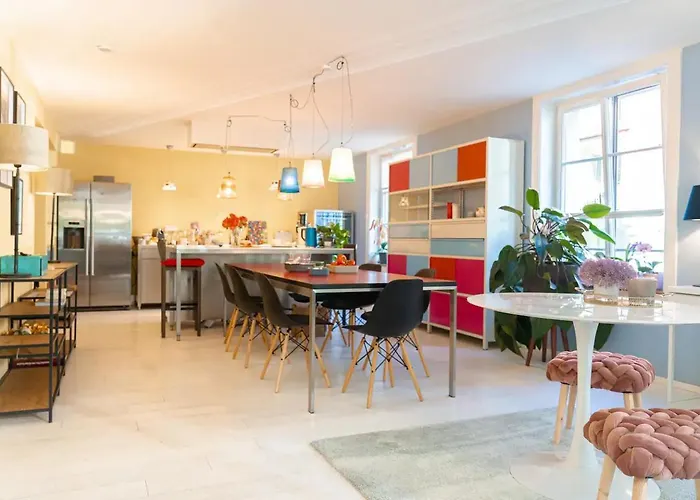 Апартаменти Stylish Garden-gem By Lake: Pet-friendly &